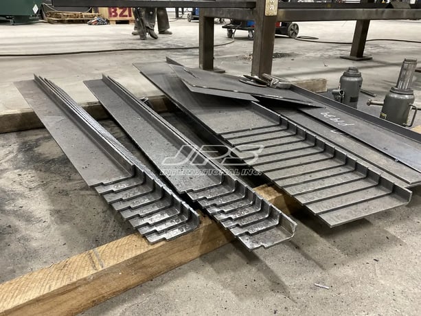 325 Ton, Standard Industrial #AB325-12, hydraulic press brake, 12' overall, 120" between housing, new built - Image 2