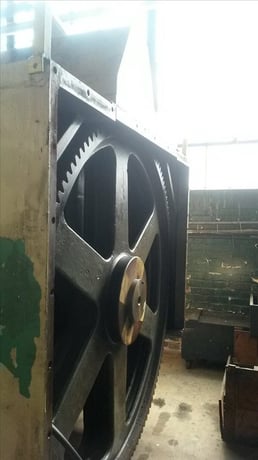 300 Ton, Minster #S2, 14" stroke, 29" Shut Height, 14-28 SPM, 120" x 54" bed,cushions, 1975,S24437 - Image 5