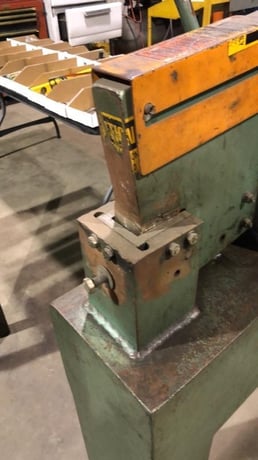4" x 4" x 1/4" HMI #42-20, ironworker, 42 ton, 14" throat, 20" blade length, S/N 104-46-137 - Image 8