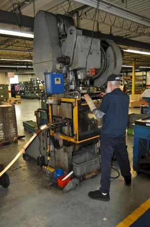 45 Ton, Minster #5, OBI press, 6" stroke, 14.25" Shut Height, 2.75"ram adj., 50/100 SPM, 28" x18"bed, air - Image 1