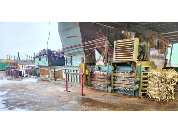 Harris / Selco #HLO-8112-AR-200, auto-tie horizontal baler, 100 HP, 12" cylinder, 80" hopper, 1999 - Image 2