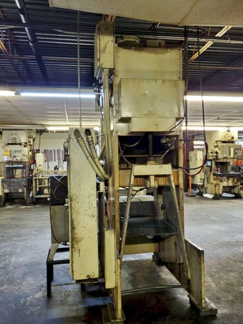 75 Ton, Niagara, OBI press, 8" stroke, 21" Shut Height, 3" ram adjustment,air clutch & brake, 90 SPM - Image 2