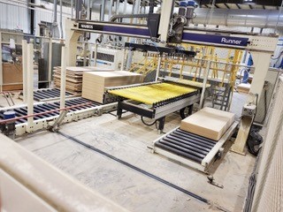 Mahros #Runner, material handling, 9.06"-10' 6" panel length, 8.27"-4' 3" panel width, stack station - Image 1