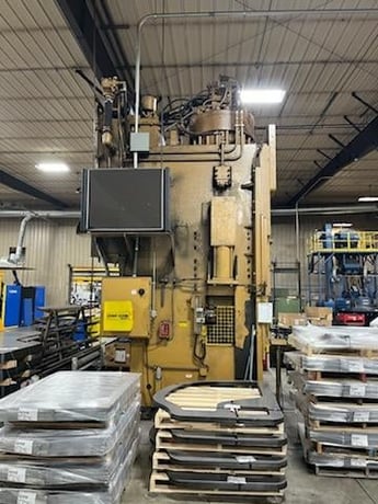 700 Ton, Standard #DCSS700, straight side double crank press, 12" stroke, 55" BH, 21" open, 55" x40" bed, 2003 - Image 7