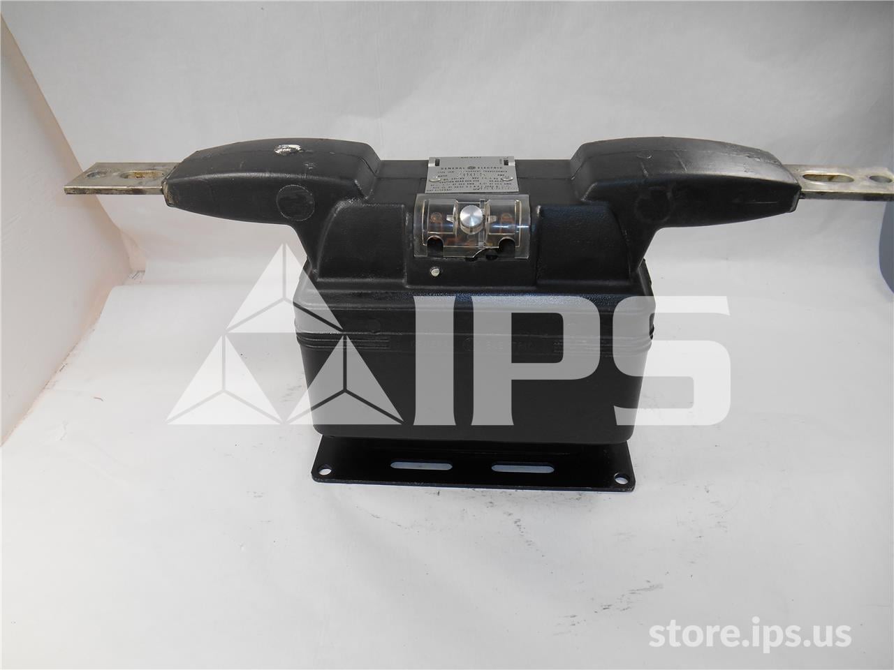 GE Jkm-5 Current Transformer 200:5 Bar Type - Image 1