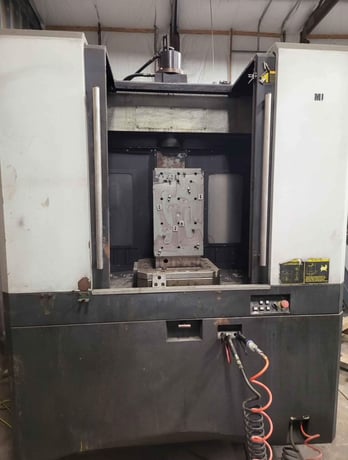 Feeler #FMH-500, 40 automatic tool changer, 26" X, 25" Y, 25" Z, 12000 RPM, #40, 25 HP, 4-Axis, Fanuc 31i - Image 4