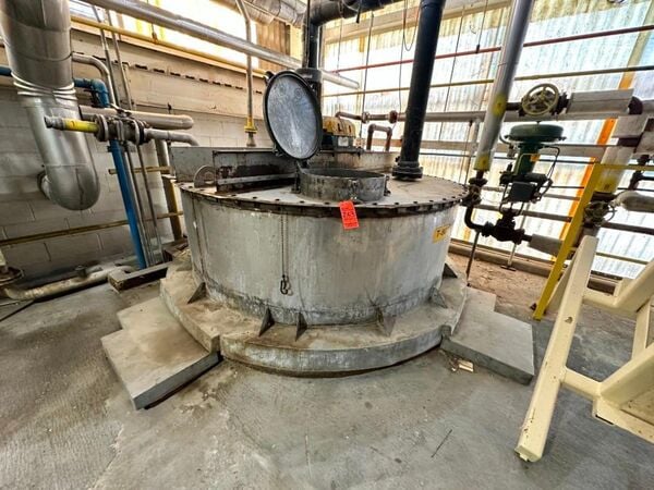 3900 gallon Stainless Steel Mix Tank - Image 1