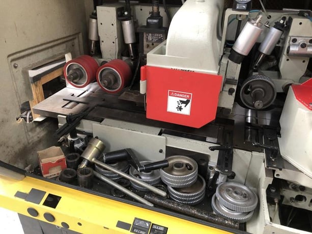 Weinig #Unimat-23-EL, feed through moulder, 6-head, 9-1/6" x4-3/4" capacity, 1-9/16" spindle, 20-118 FPM, 2000 - Image 9