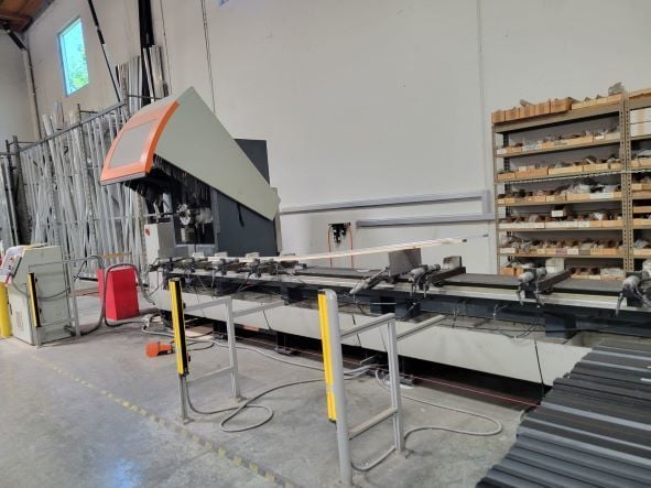 Elumatec #SBZ-130, CNC vertical machining center, 8 automatic tool changer, 370.9" X, 15.7" Y, 10.4" Z, 6000 - Image 2