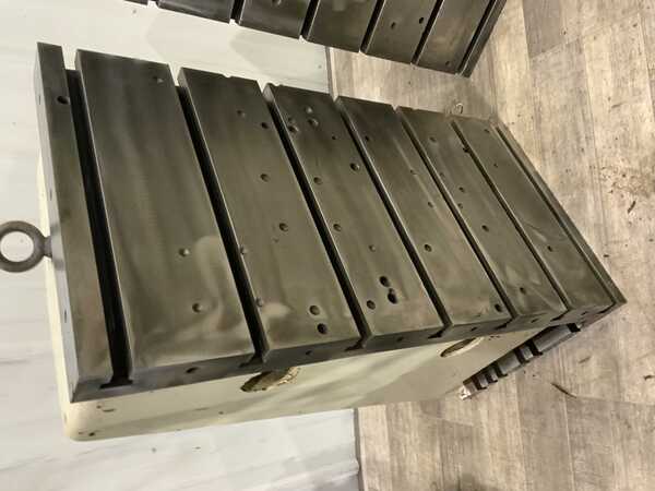 18" x 18" x 36" Angle plates - Image 2
