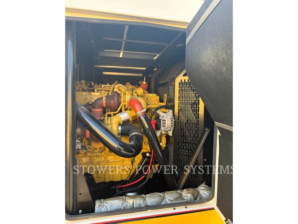 182 KW Caterpillar #XQ230-T4F, mobile generator set, enclosure, 480 Volts, 2019 - Image 6