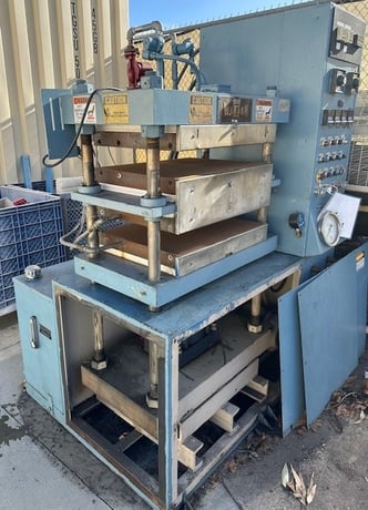 50 Ton, Wabash #PC50-2418-4TM, Platen Press, 24 x 18 Electric Heated, 9600 watts - Image 2