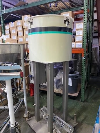 Kiss Packaging Systems Spindle Capper with Hoppmann feeder and 12' Conveyor - Image 3