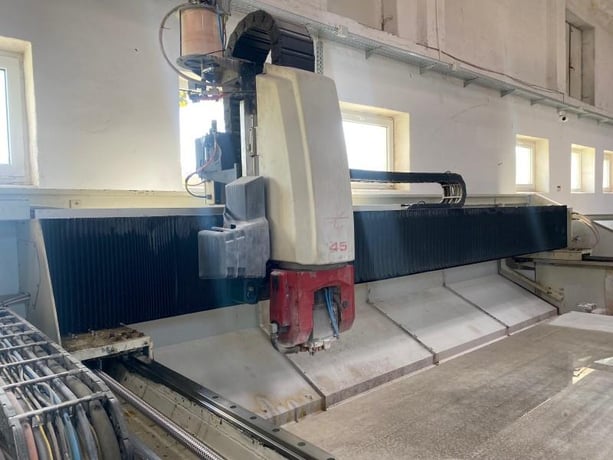 Intermac #Master-45-Aperta, CNC glass work center, 90" x158" cap., PLC, 7-bar, 12000 RPM, (2) 14 pos. rotary - Image 5
