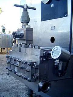 APV Crepaco #5DL425, 5 cyl homogenizer, 2500 GPH, 1800 psi, (5) 1.5" diameter plungers - Image 9