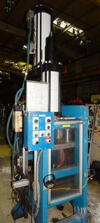 90 Ton, Farger &Joosten, multipower air/oil press, 7.9 stroke, 26" DL, 24" x17"x2" bed, 24" passline - Image 1
