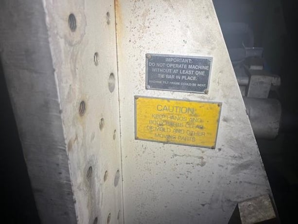 Hall #3, rocker type molding machine with controls, no hydraulics - Image 1