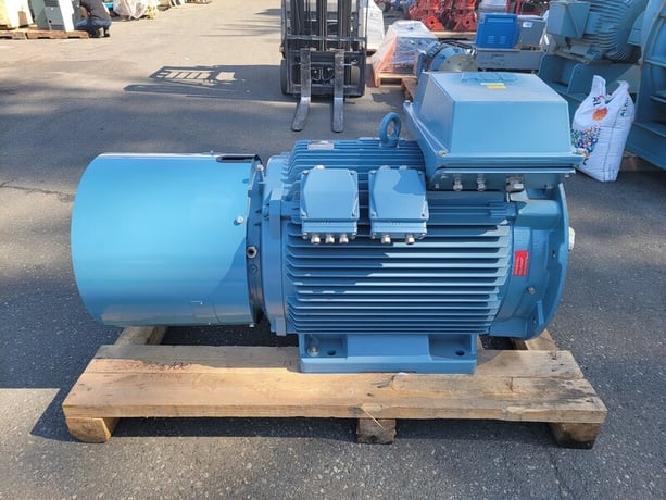 80 HP 1195 RPM ABB M2BA315SMB6V15, Frame 315S/M, TE, cast iron frame, 440 Volts, new - Image 5