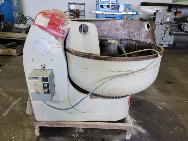Tendicinghia #T20082, Clay Mixer - Image 4