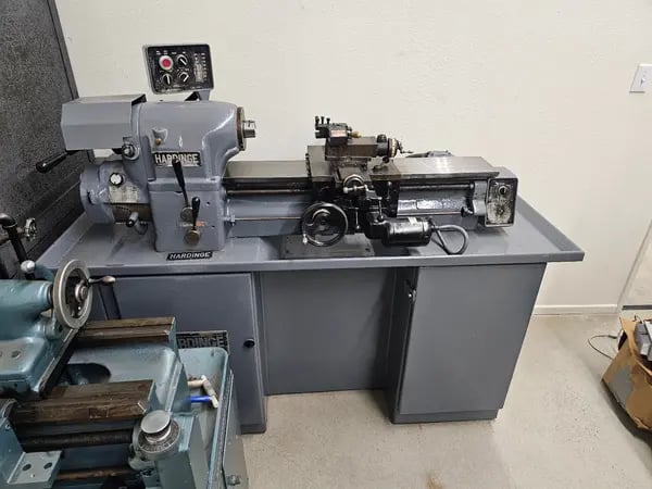 11" x 18" Hardinge #HLV-H, Toolroom lathe - Image 1