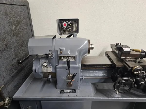 11" x 18" Hardinge #HLV-H, Toolroom lathe - Image 2