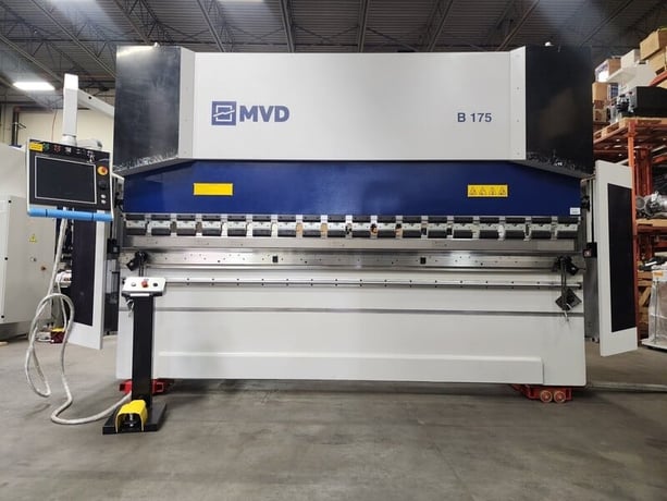 175 Ton, MVD iBend #B175-3700, hydraulic press brake, 12' overall, 125.98" between housing, 10.24" stroke - Image 1
