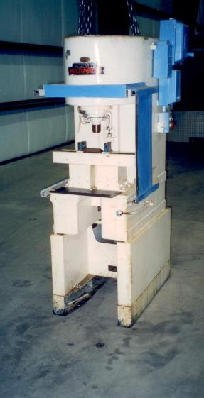 8 Ton, Denison, 10" stroke, 15" daylight, 22" x 14" bed, levers - Image 1