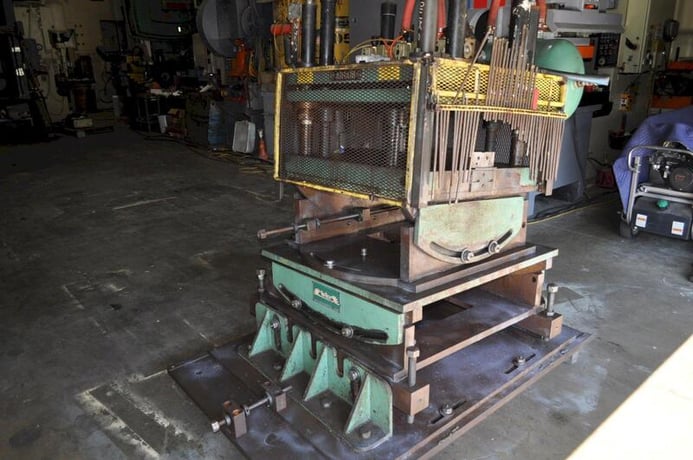 60 Ton, Airam #ATP-1615, cut-off press, 3 stroke, 13.3"Shut Height, 36" x32"bed, 235 SPM, adj tilt base - Image 5