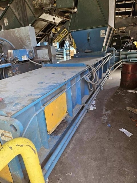 Marathon #2R-250, 2-ram baler, 83-7/8" x40-3/4" feed opening, 65" x45" x30" bale size - Image 2