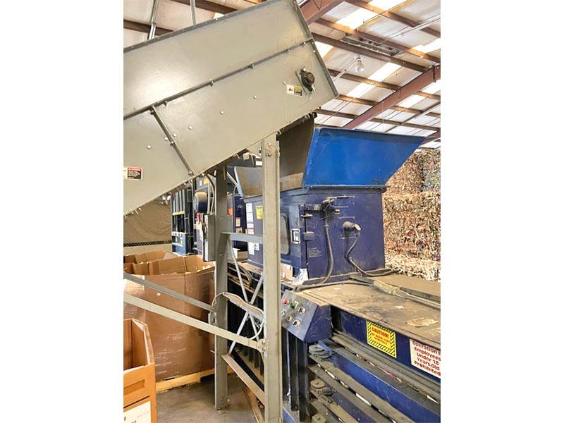 Selco #HL-12-LH, horizontal baler, 20 HP motor, 6" cylinder, 50" x 28" hopper opening, infeed conveyor - Image 3