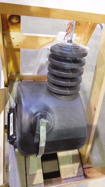 3 KVA 10800 Primary, , General Electric JVS-150 Super Bute outdoor voltage transformer, 90/150 ratio, new - Image 4