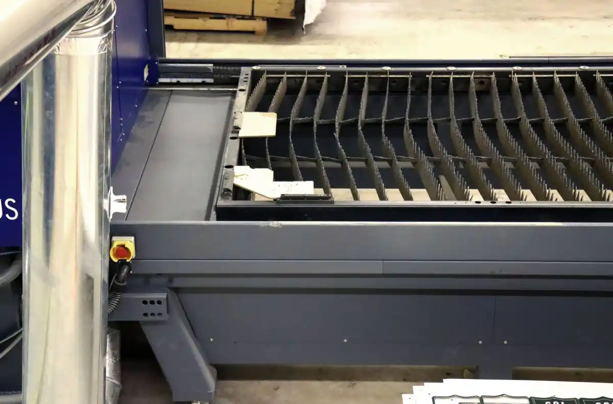 Multicam #Quantus, CNC fiber laser, 4000 watt, 5' x10'table, dual shuttle table, 2020, S46220 - Image 5