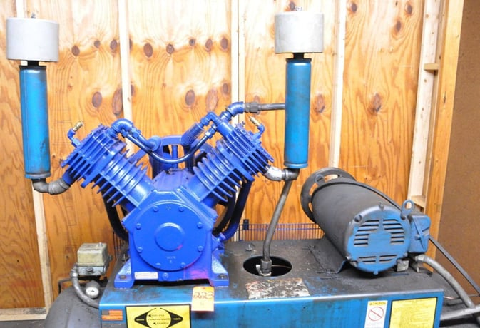 15 HP Quincy #QT-15, air compressor, tank mounted, 120 gallon, 60 cfm @ 200 psi - Image 2