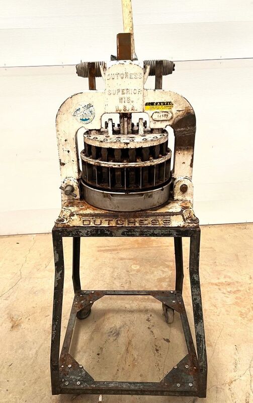 Dutchess Bakers' Machinery #BM58 / BM57, superior dough divider, 36 portion - Image 2