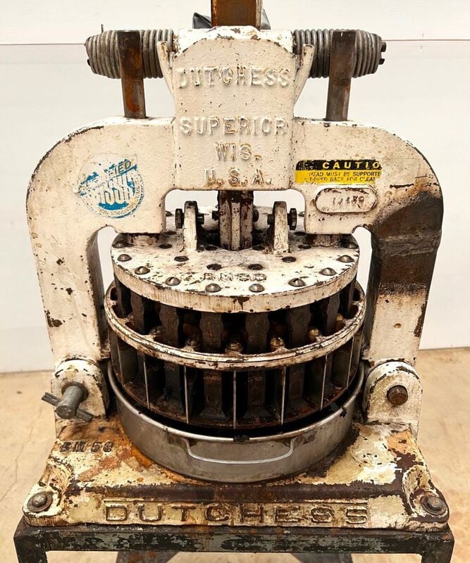 Dutchess Bakers' Machinery #BM58 / BM57, superior dough divider, 36 portion - Image 3