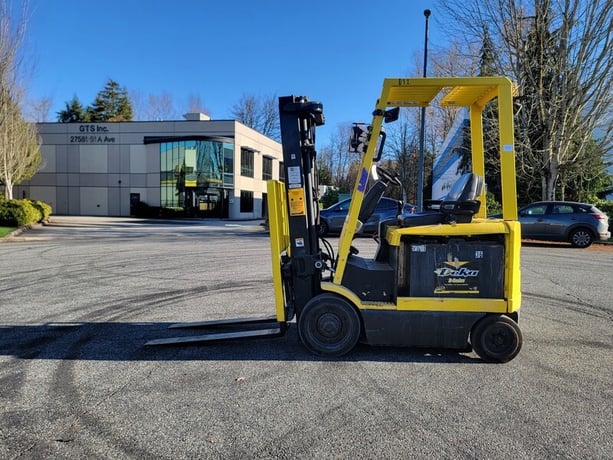 5000 lb. Hyster #E50Z-33, Electric Forklift, 131.1" lift height, 84" Mast lowered height, 2 Mast Stages, 21" - Image 4