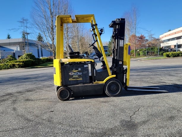5000 lb. Hyster #E50Z-33, Electric Forklift, 131.1" lift height, 84" Mast lowered height, 2 Mast Stages, 21" - Image 8