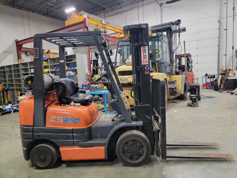 5000 lb. Toyota #42-6FGCU25, Forklift, 189" lift height, 42" Fork Length, 83" Mast lowered height, 3 Mast - Image 7