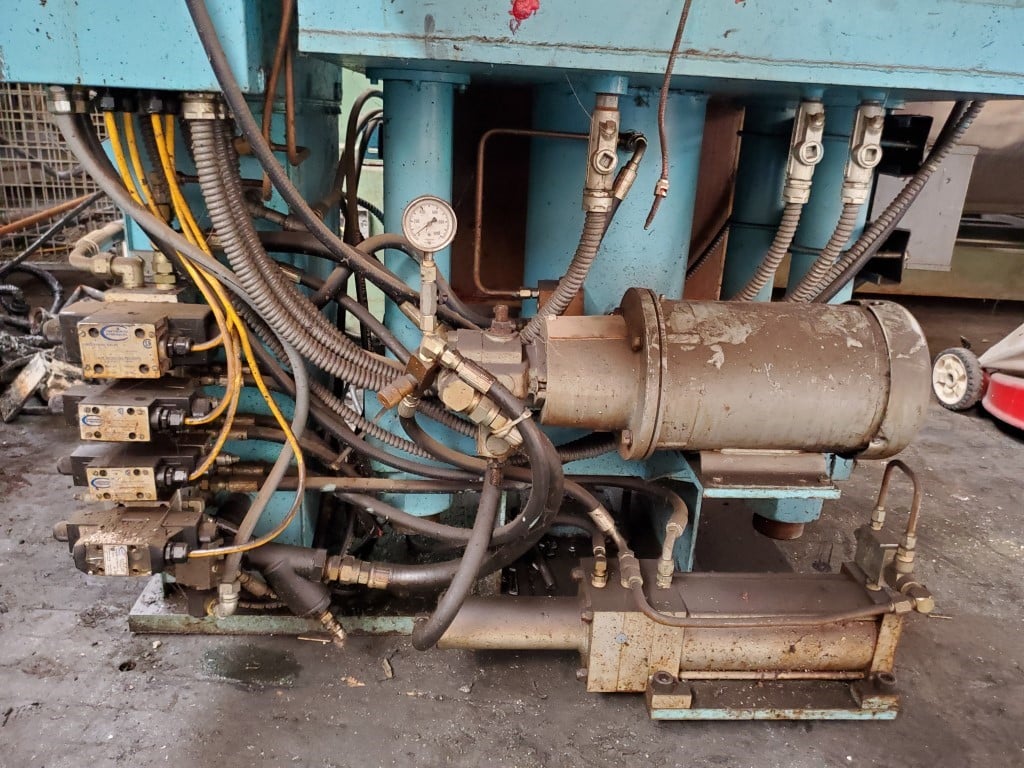 150 Ton, TMP, hydraulic rubber press, 6 stroke, 6" DL, 18" x18", electric platen, self contained hydraulic - Image 2
