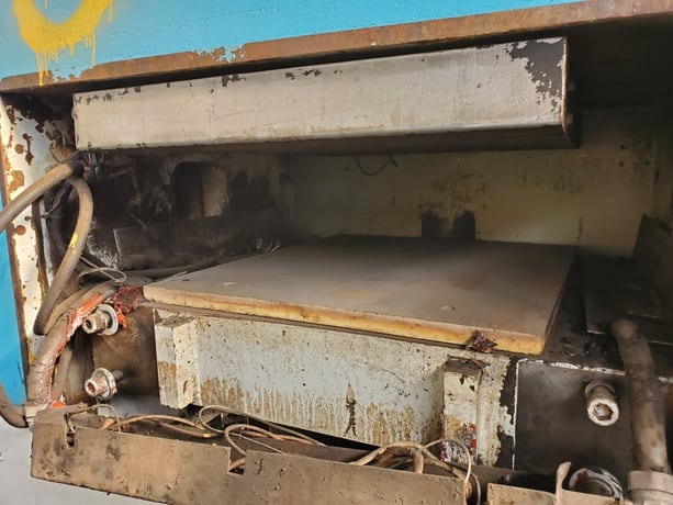 400 Ton, TMP French Oil, hydraulic press, 6 stroke, 12" DL, 24" x28", electric platen - Image 5