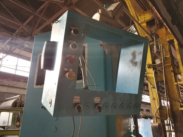 400 Ton, TMP French Oil, hydraulic press, 6 stroke, 12" DL, 24" x28", electric platen - Image 9