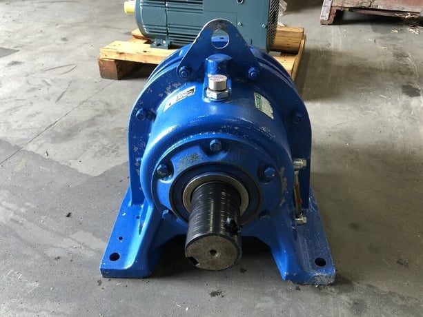 Sumitomo SM-Cyclo #CHHJ-6185DBY, Gear Reducer, 104.00 :1 Ratio, 7/8" input shaft, 3-1/8" output shaft - Image 1