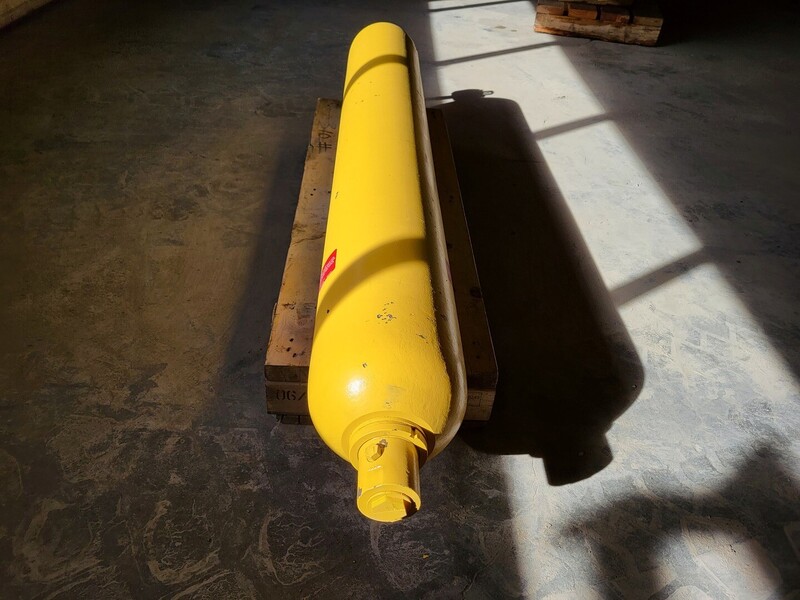 Komatsu Accumulator Pc2733 For 830E Rock Trucks - Image 3