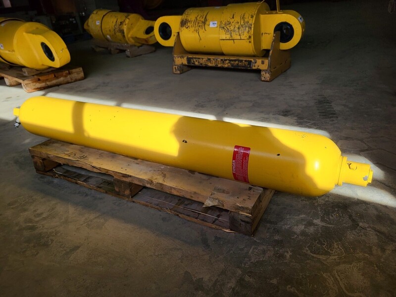 Komatsu Accumulator Pc2733 For 830E Rock Trucks - Image 4