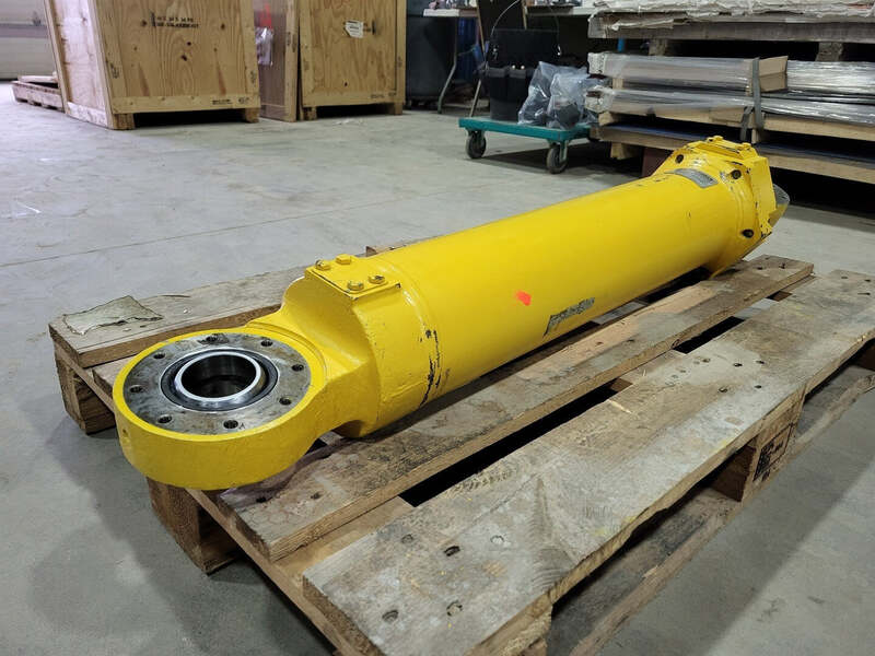 Komatsu Steering Cylinder El7952 For 830E Rock Trucks - Image 4
