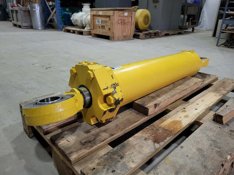 Komatsu Steering Cylinder El7952 For 830E Rock Trucks - Image 8