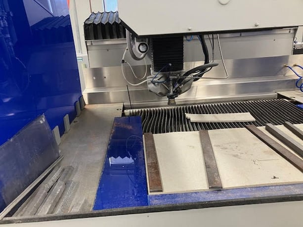 Flow #Mach-3-1313B, waterjet cutters, 4' X, 4' Y, 6" Z, 30 HP, 55000 psi, Flowmaster PC-Based Control, 2009 - Image 2