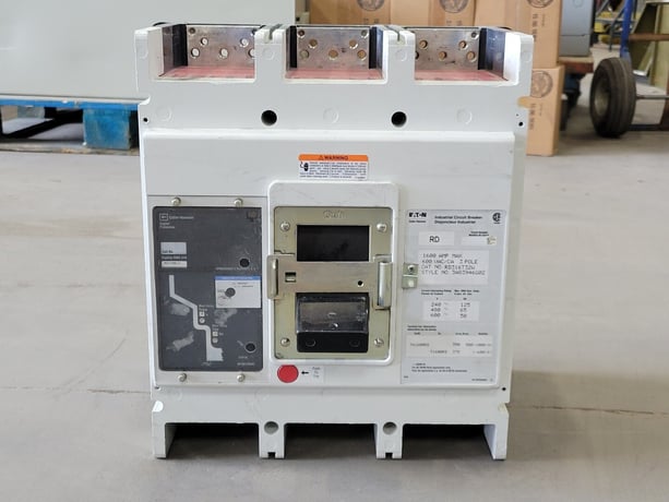 1600 Amps, Eaton Cutler-Hammer, RD316T32W, 3-pole circuit breaker, 240/480/600 Volts (18 available) - Image 1