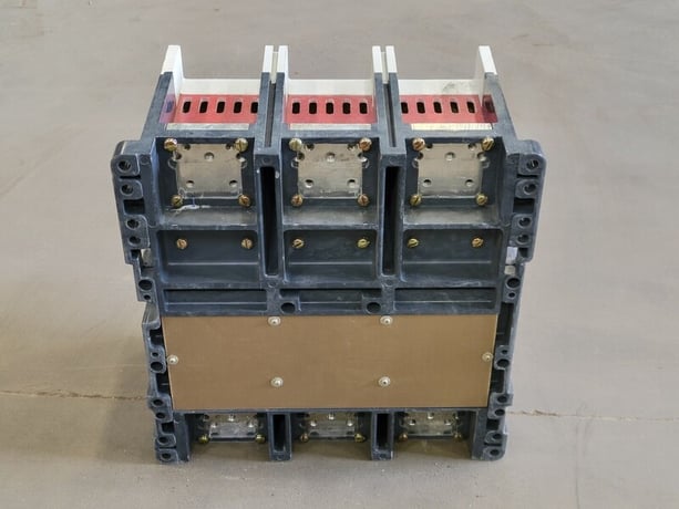 1600 Amps, Eaton Cutler-Hammer, RD316T32W, 3-pole circuit breaker, 240/480/600 Volts (18 available) - Image 8
