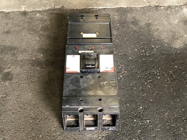 800 Amps, Federal Pioneer, TH83800F, 3-poles fused circuit breaker, 600 Volts - Image 1